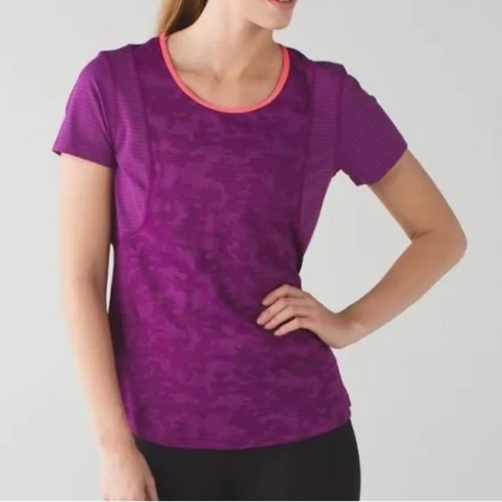 💜Like New! Lululemon Run For Days Short Sleeve Royal Plum Camo💜